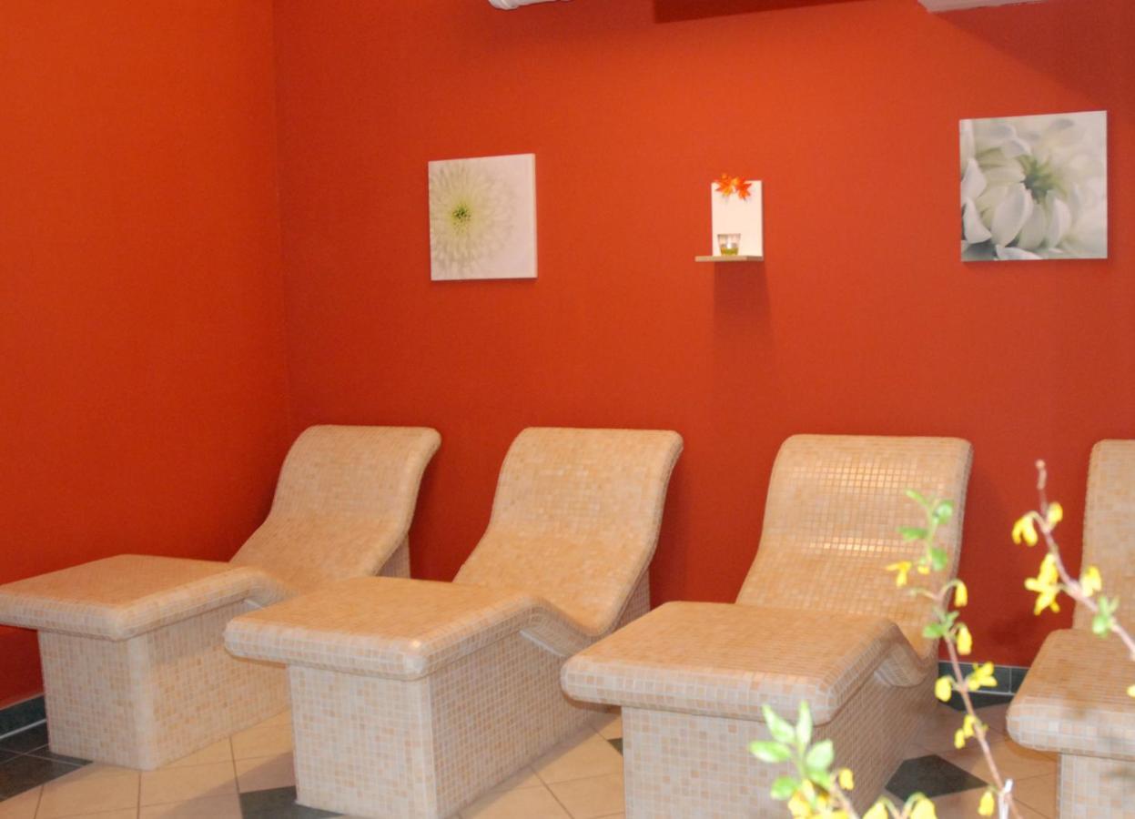 Sporthotel Neuruppin - Apartmenthaus Mit Ferienwohnungen Ngoại thất bức ảnh