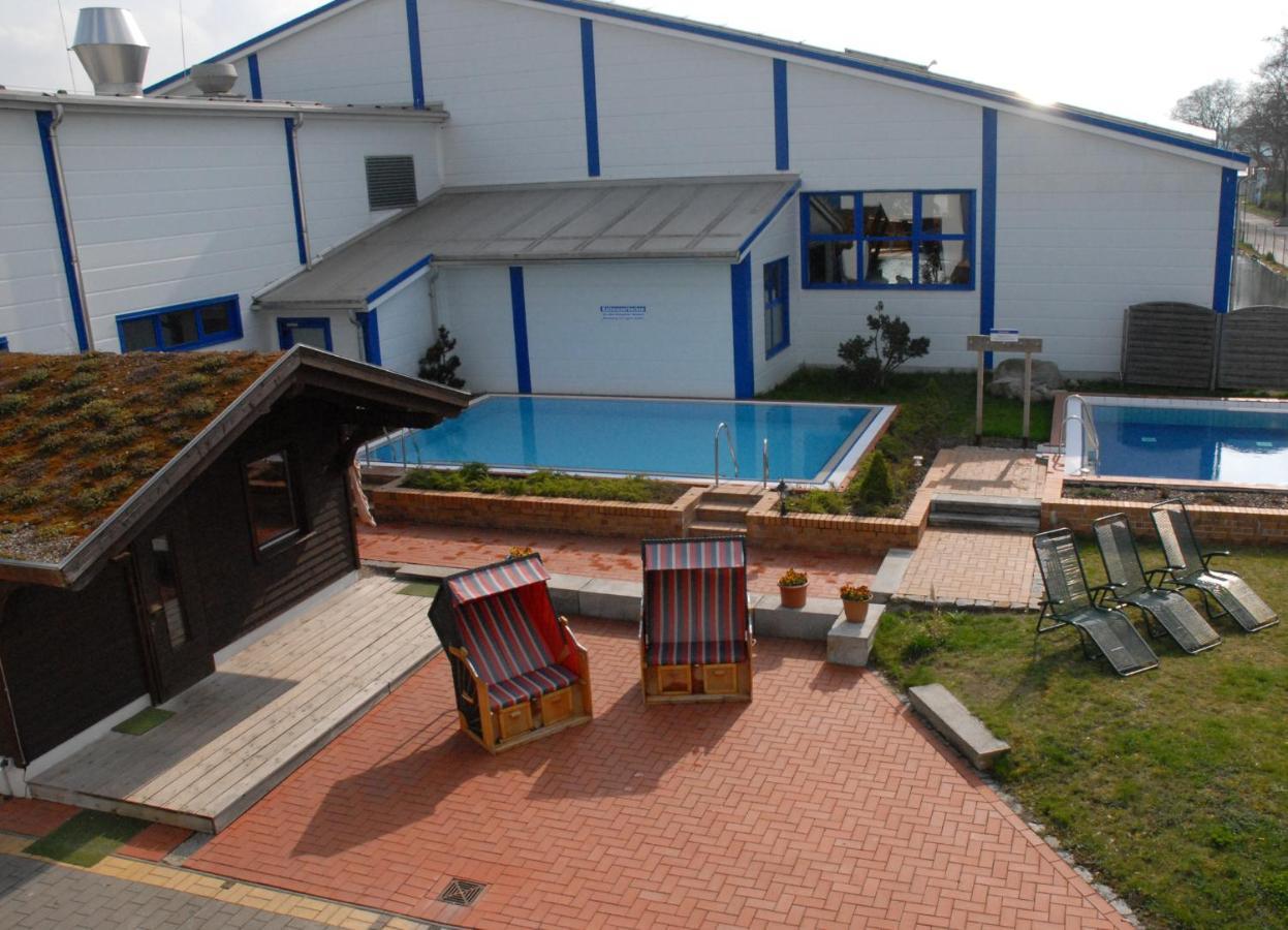 Sporthotel Neuruppin - Apartmenthaus Mit Ferienwohnungen Ngoại thất bức ảnh