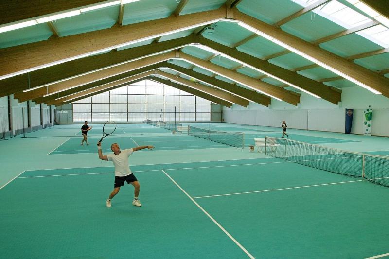 Sporthotel Neuruppin - Apartmenthaus Mit Ferienwohnungen Ngoại thất bức ảnh